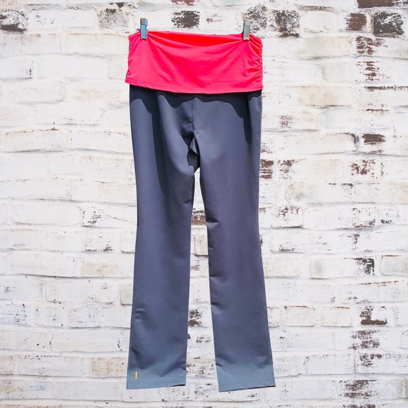 Lucy Scrunch Yoga Pants | XS - Picture 4 of 7